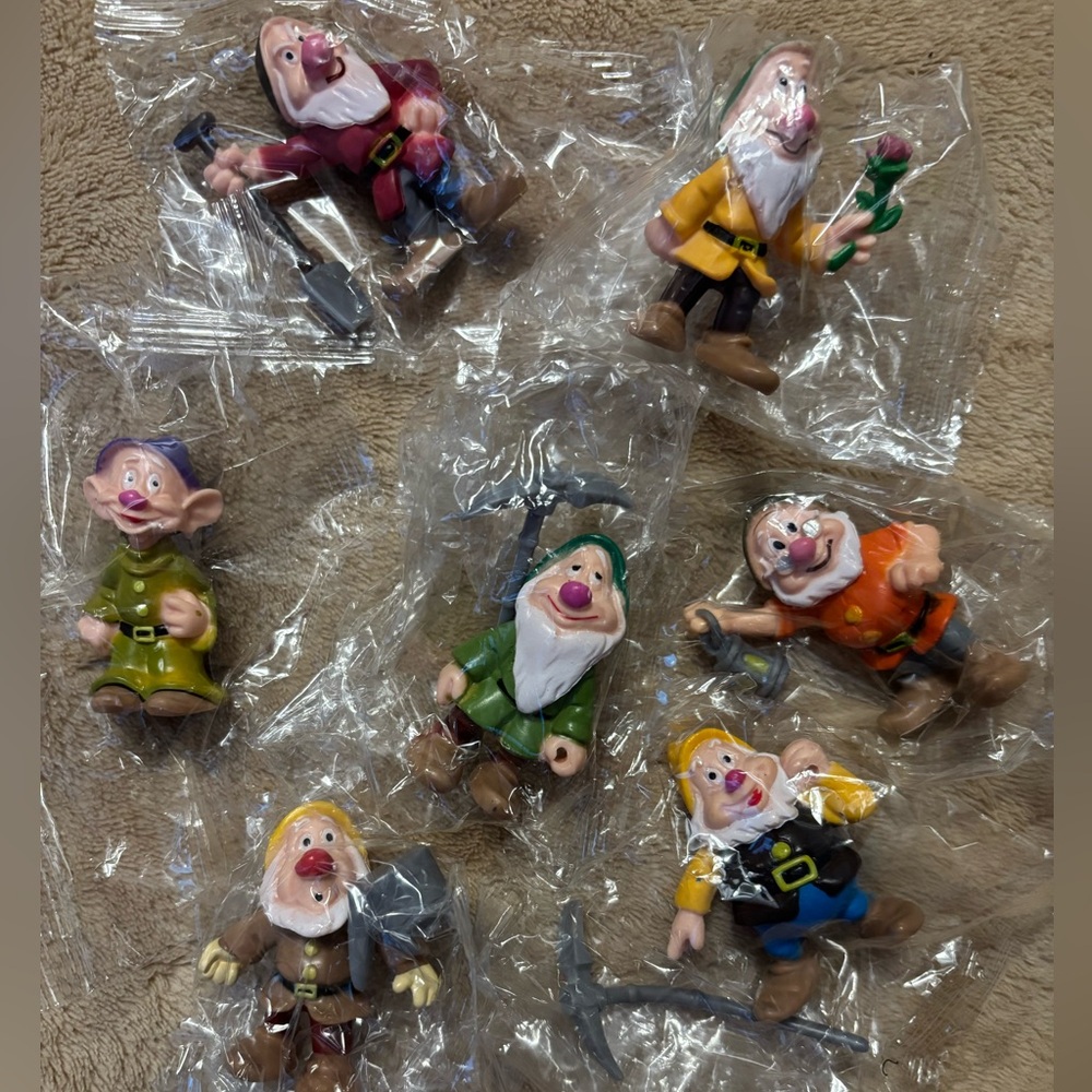 Disney 7 Dwarfs Figurines